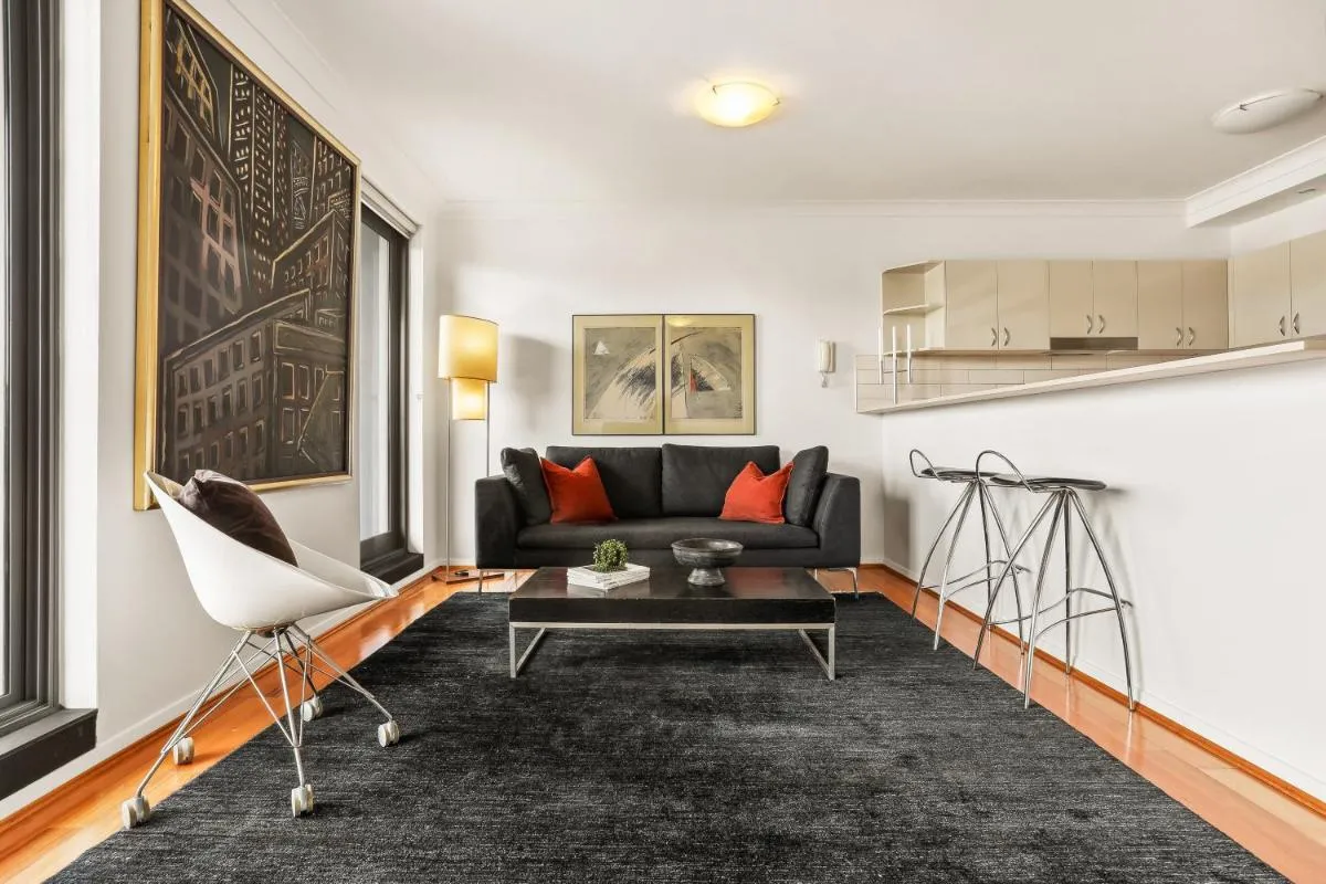 Image 4 of City 2 Bed 2 Bath Parking, Mins to Train and CBD