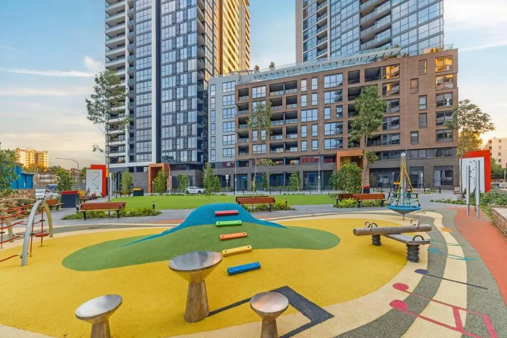 Image 5 of City views & New 3b2b1p Apt in Homebush