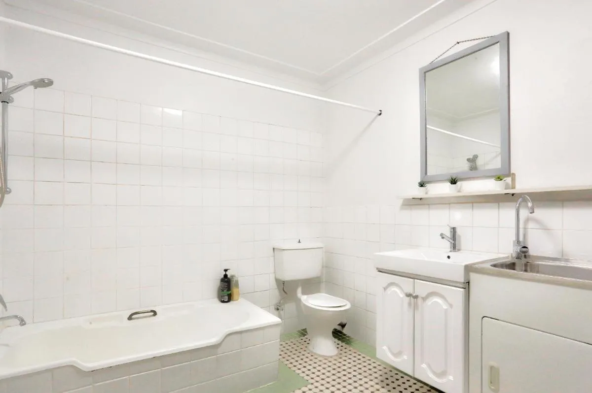 Image 2 of Close to city 2 Bedroom House Surry Hills