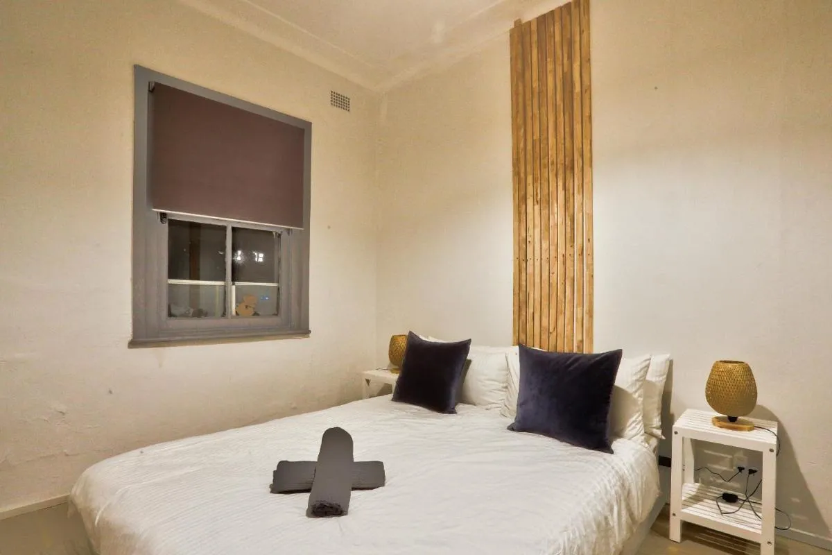 Image 1 of Close to city 2 Bedroom House Surry Hills