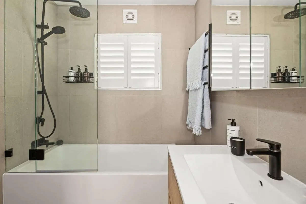 Image 2 of Coastal Corner – Contemporary Chic by the Beach