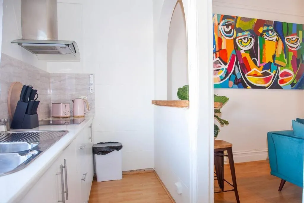 Image 3 of Colourful Bondi Living