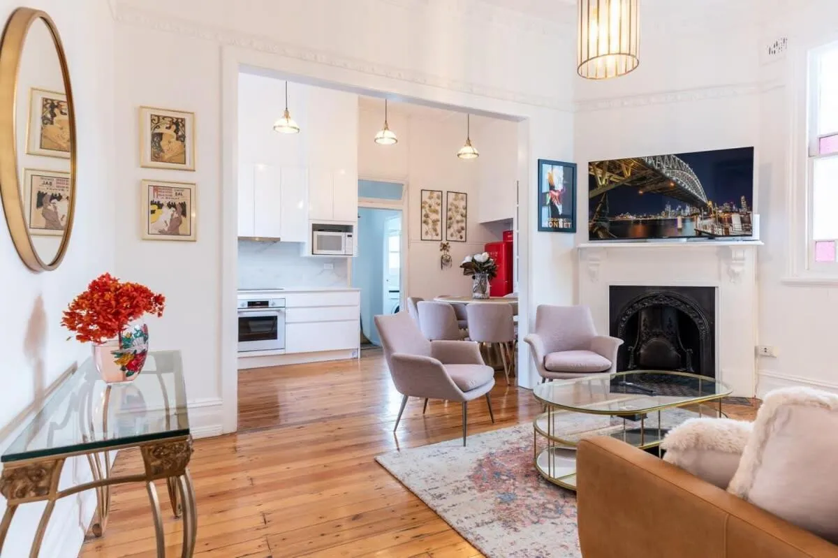 Image 3 of Comfy 3-Bed House Moments from Enmore St