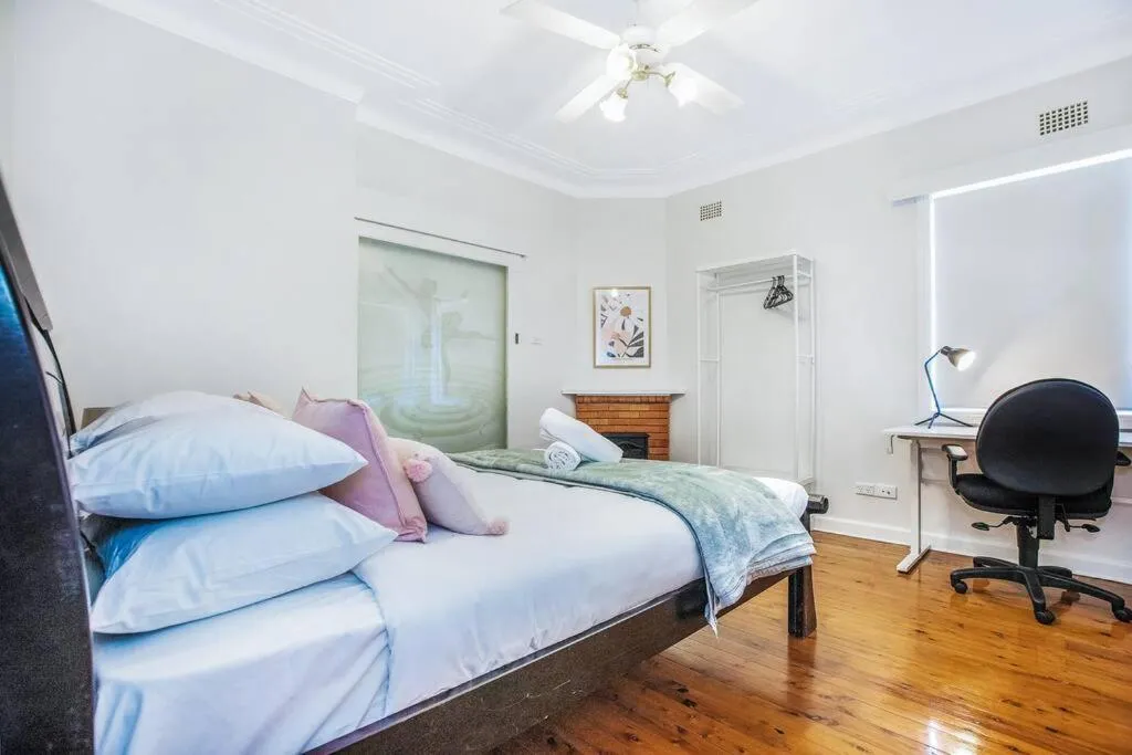 Image 6 of Comfy Family Home @ Kingsgrove Sleeps 7 with 2 Bathrooms & Parking