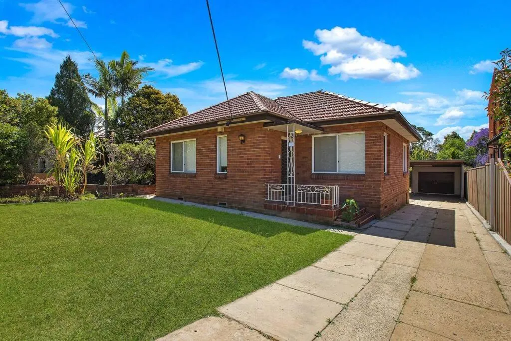 Image 5 of Comfy Family Home @ Kingsgrove Sleeps 7 with 2 Bathrooms & Parking