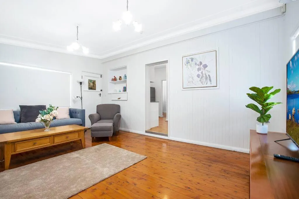 Image 4 of Comfy Family Home @ Kingsgrove Sleeps 7 with 2 Bathrooms & Parking