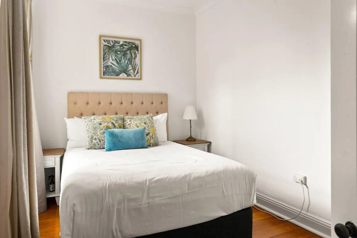 Image 6 of Contemporary Charm with Spectacular Harbour Views