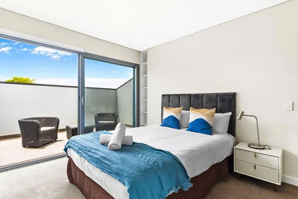 Image 1 of Convenient 4BR with Private Pool close to Airport