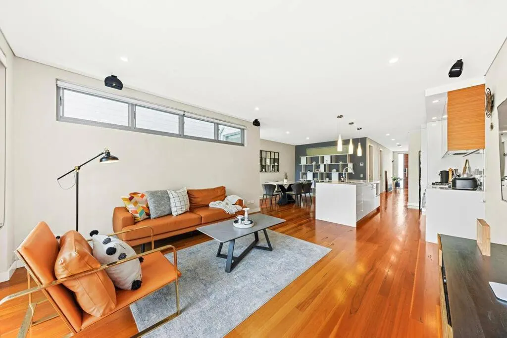 Image 4 of Convenient 4BR with Private Pool close to Airport