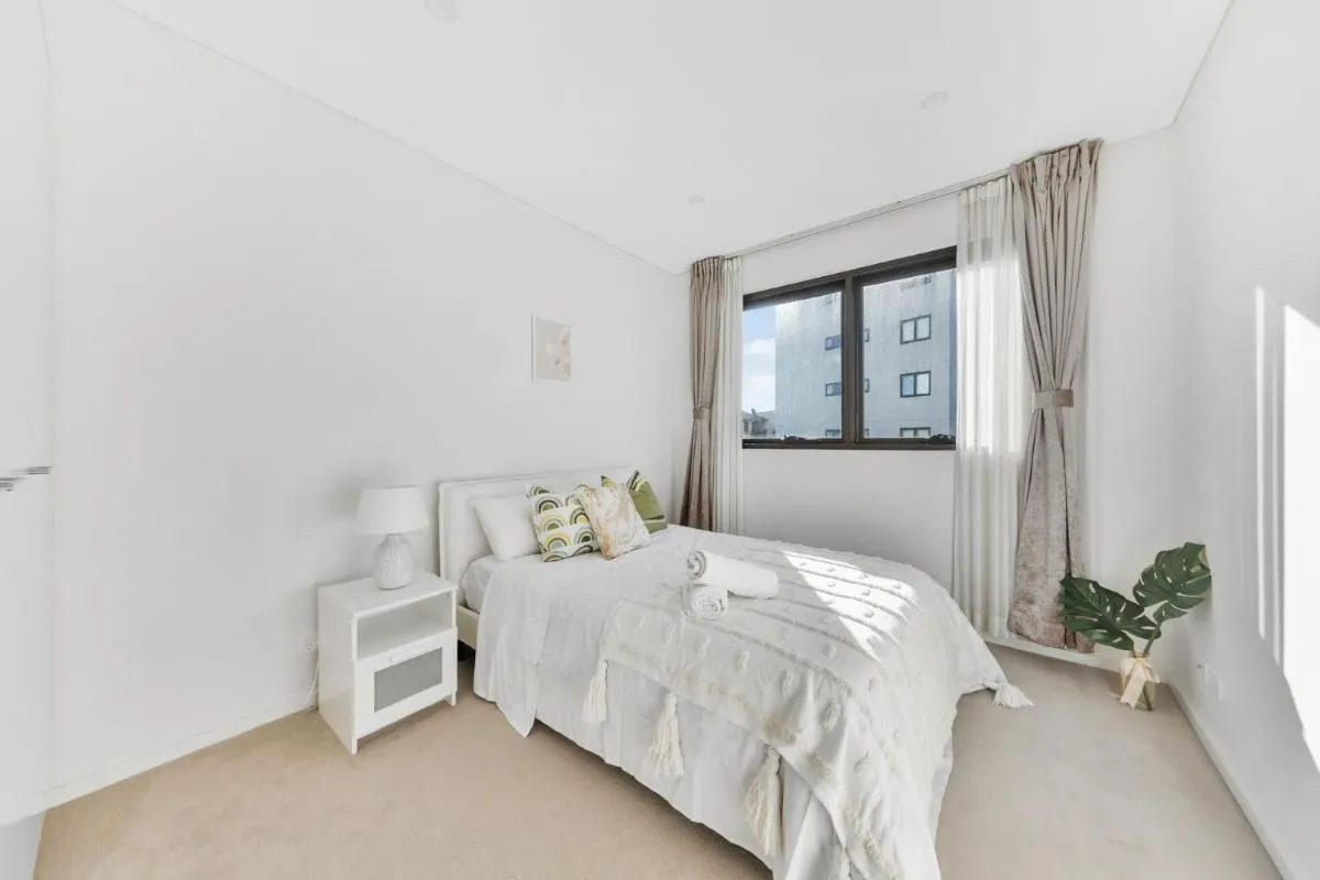 Image 1 of Convenient&Modern 2bedrooms Apt with car space