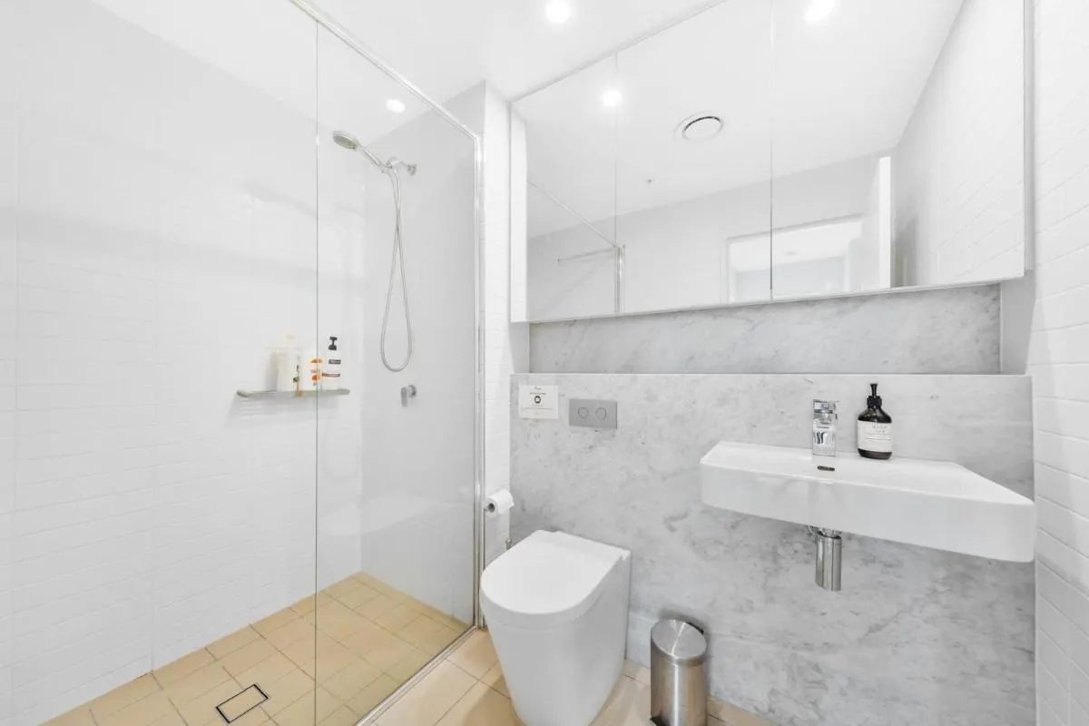 Image 6 of Convenient&Modern 2bedrooms Apt with car space