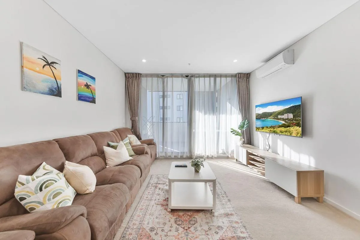 Image 4 of Convenient&Modern 2bedrooms Apt with car space