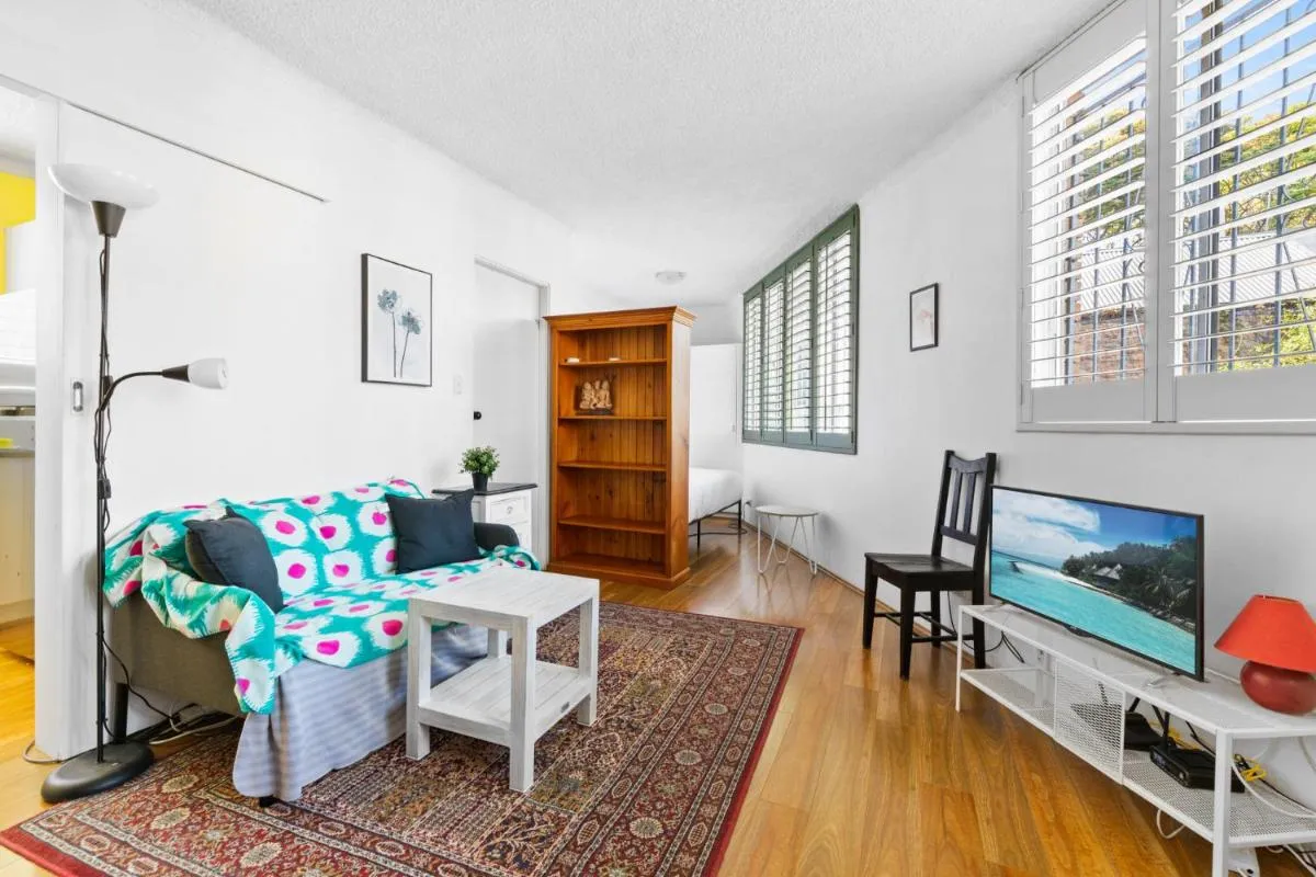 Image 4 of Convenient Studio in Trendy Inner-City Suburb