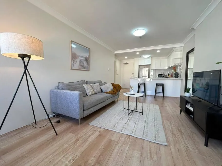 Image 4 of Cosy 2Bed Apt at CBD with free parking