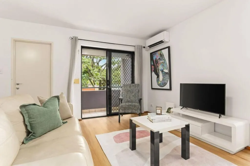 Image 1 of Cosy Inner City Abode – 1 Bed Woolloomooloo