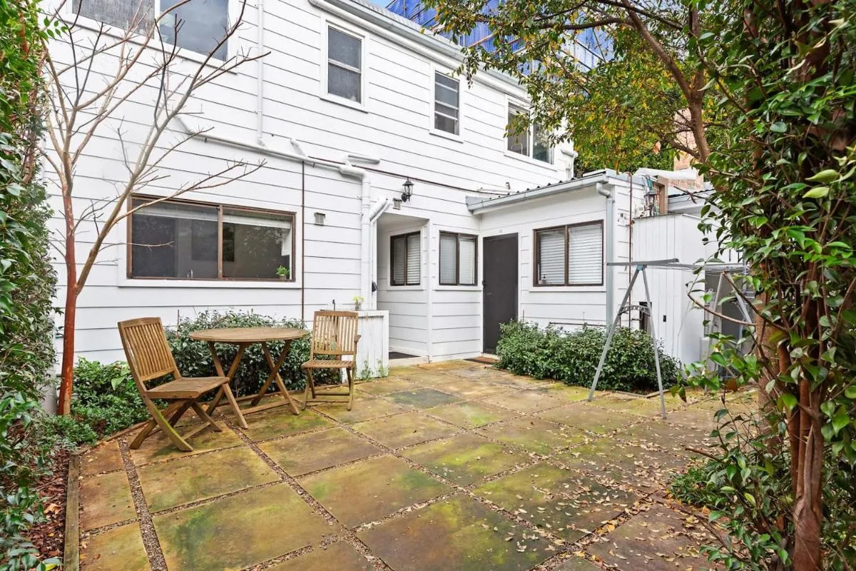 Image 5 of Courtyard Studio Charm in the Heart of Paddington