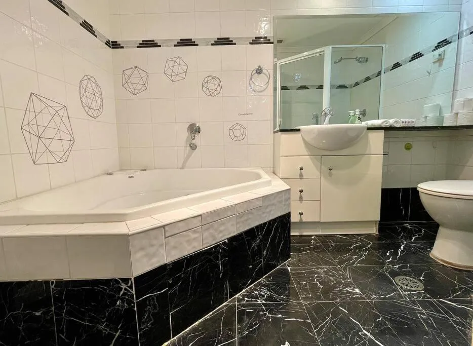 Image 2 of Cozy 2B2B APT at Hurstville