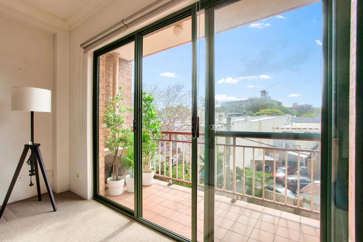 Image 4 of Cozy 2 Bedroom Apartment Surry Hills