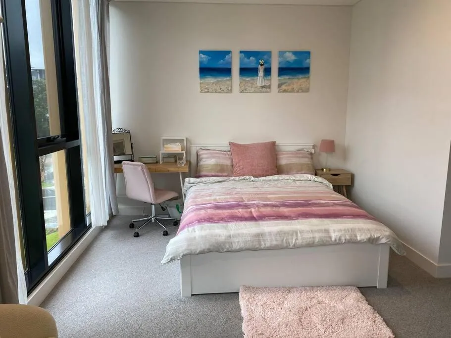 Image 1 of Cozy 2 Bedroom Apartment in Wentworth Point w Parking