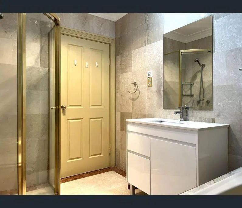 Image 2 of Cozy 4-Bedroom Family House in Central Chatswood