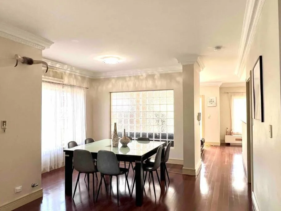 Image 3 of Cozy 4-Bedroom Family House in Central Chatswood