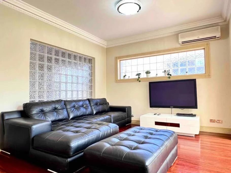 Image 4 of Cozy 4-Bedroom Family House in Central Chatswood
