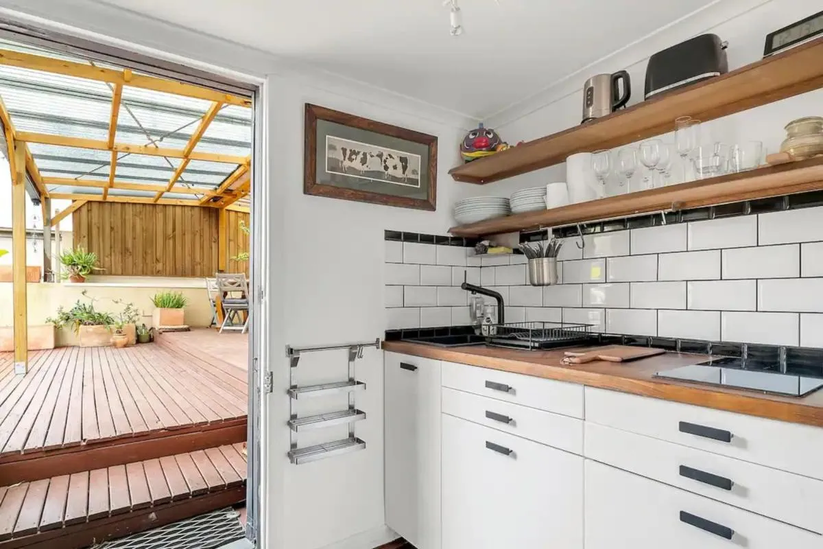 Image 5 of Cozy Apartment w Terrace Close to City Center