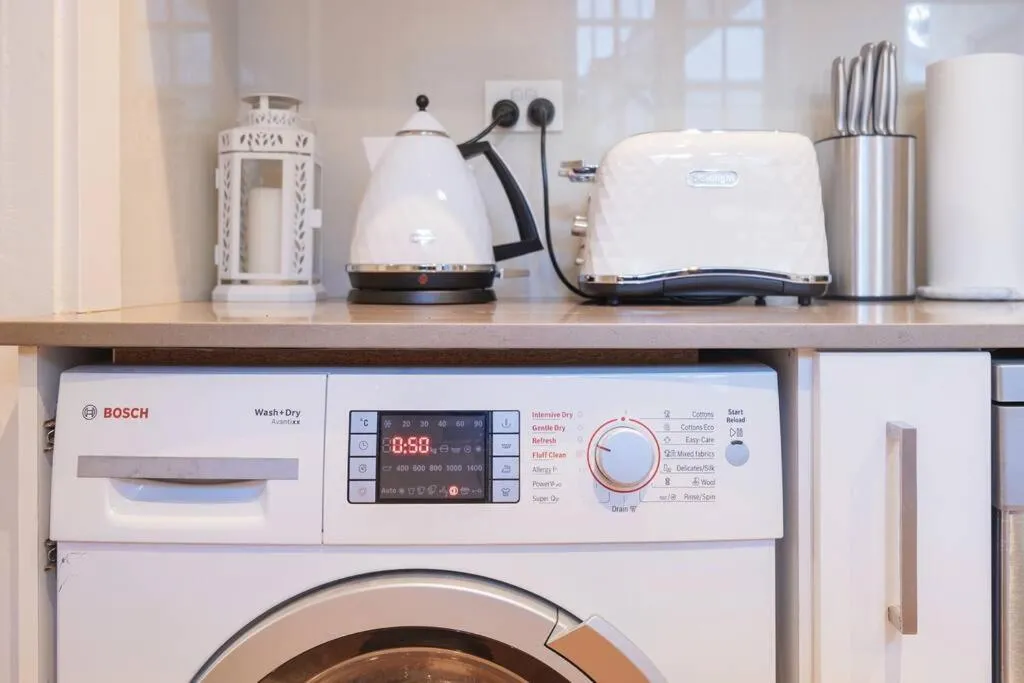 Image 4 of Cozy French Retreat Near Beach