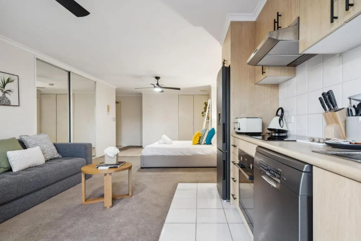 Image of Cozy Retreat with Balcony in Crows Nest