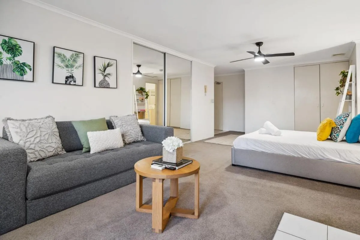 Image 6 of Cozy Retreat with Balcony in Crows Nest