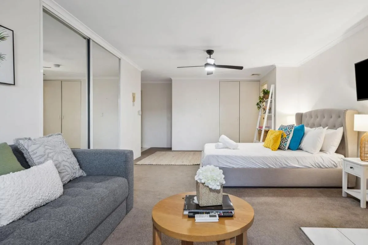 Image 1 of Cozy Retreat with Balcony in Crows Nest