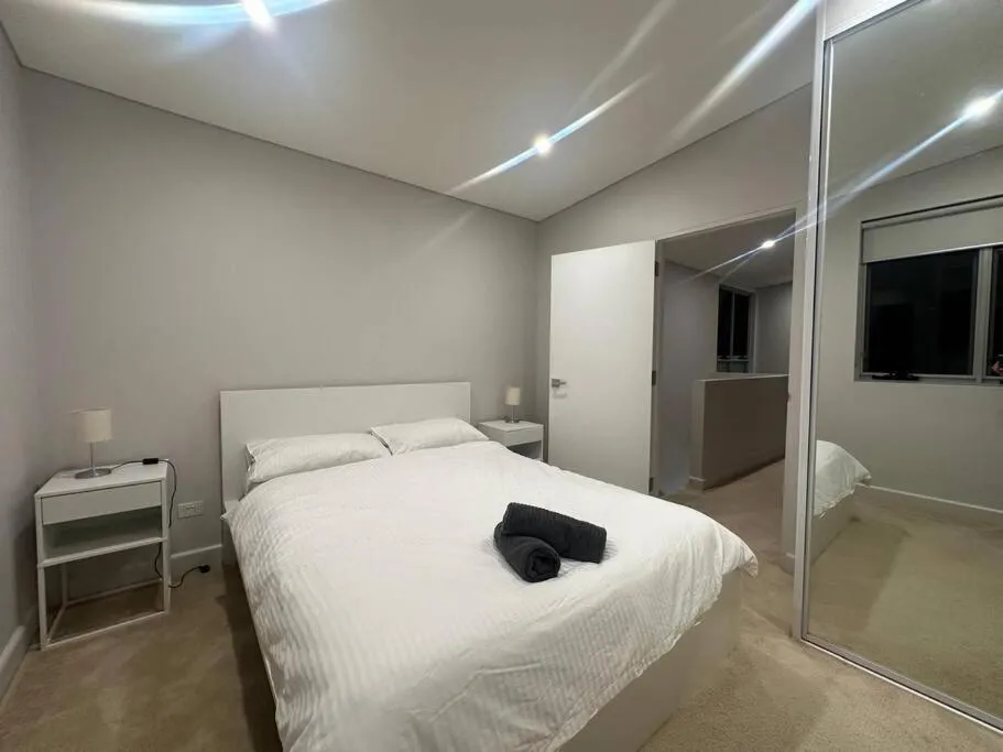 Image 1 of Cozy & Spacious 3 Bedroom House Glebe