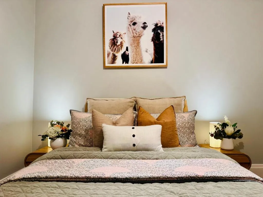 Image of Cozy Walkable City Haven – Spacious 2BR Apt at Potts Point