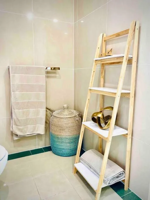 Image 3 of Crows Nest – Executive Penthouse – 3 Bedroom- 5km to City