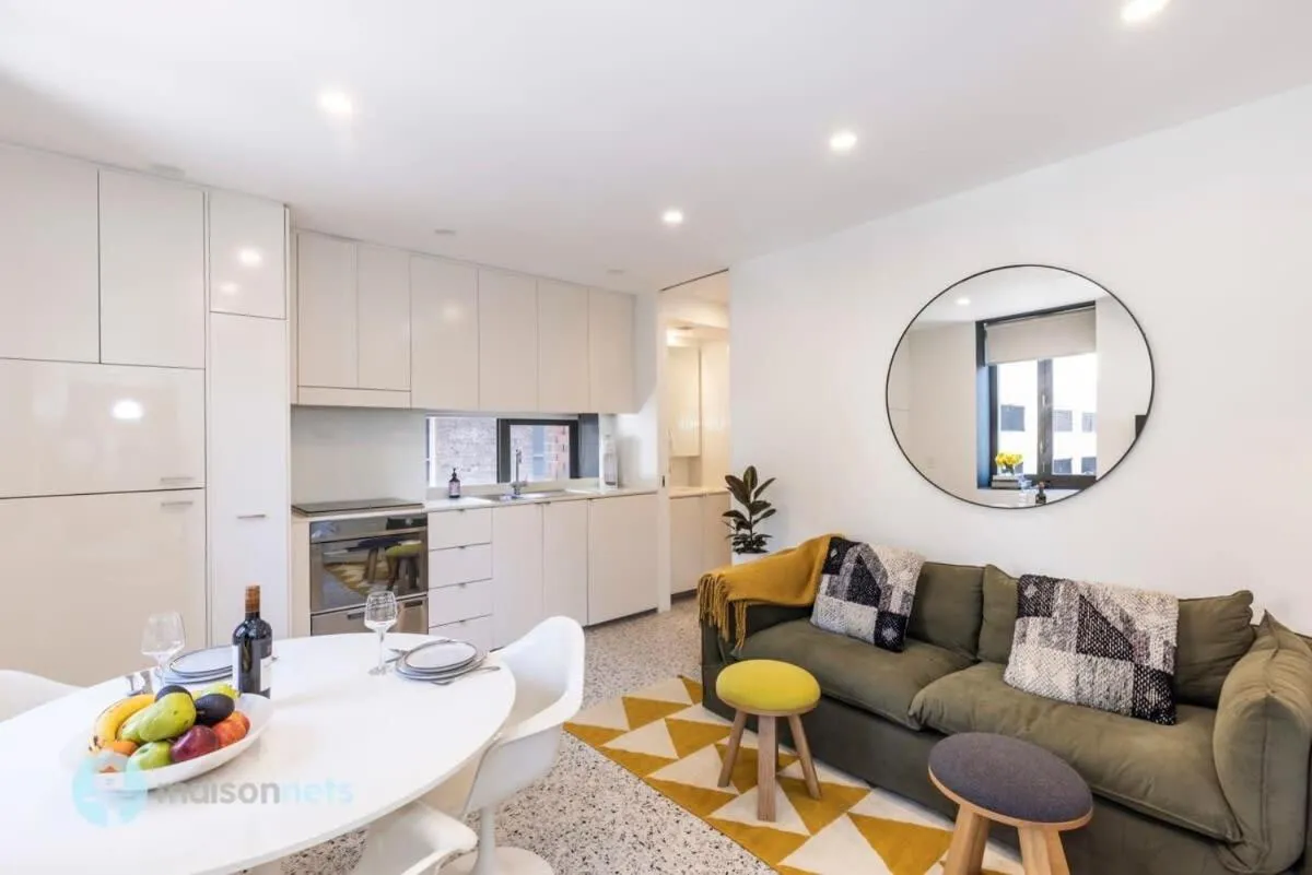 Image 3 of Darlinghurst Apt W A C Balcony Only A Walk To CBD