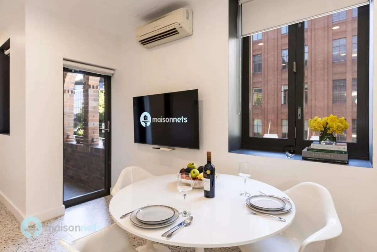 Image 4 of Darlinghurst Apt W A C Balcony Only A Walk To CBD