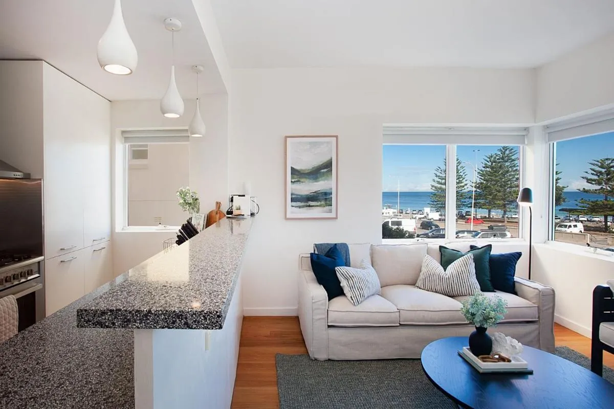 Image 4 of Deco Delight