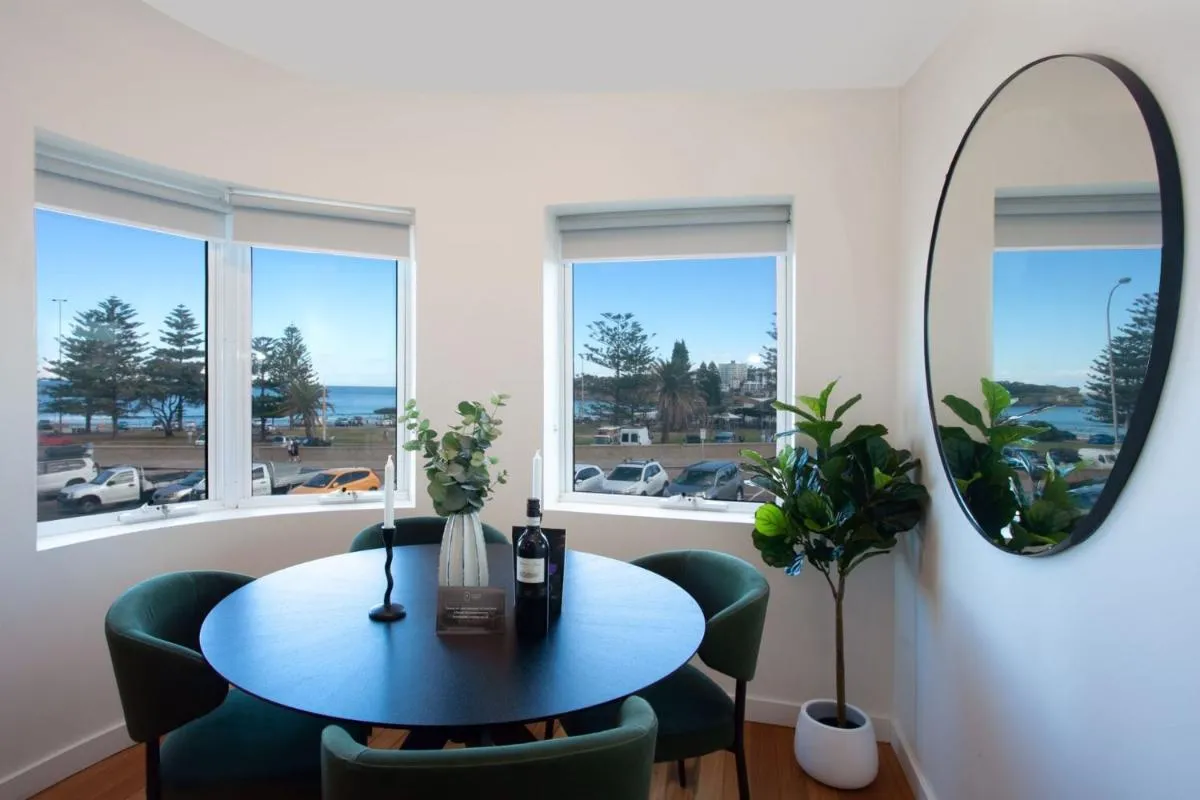 Image 1 of Deco Delight