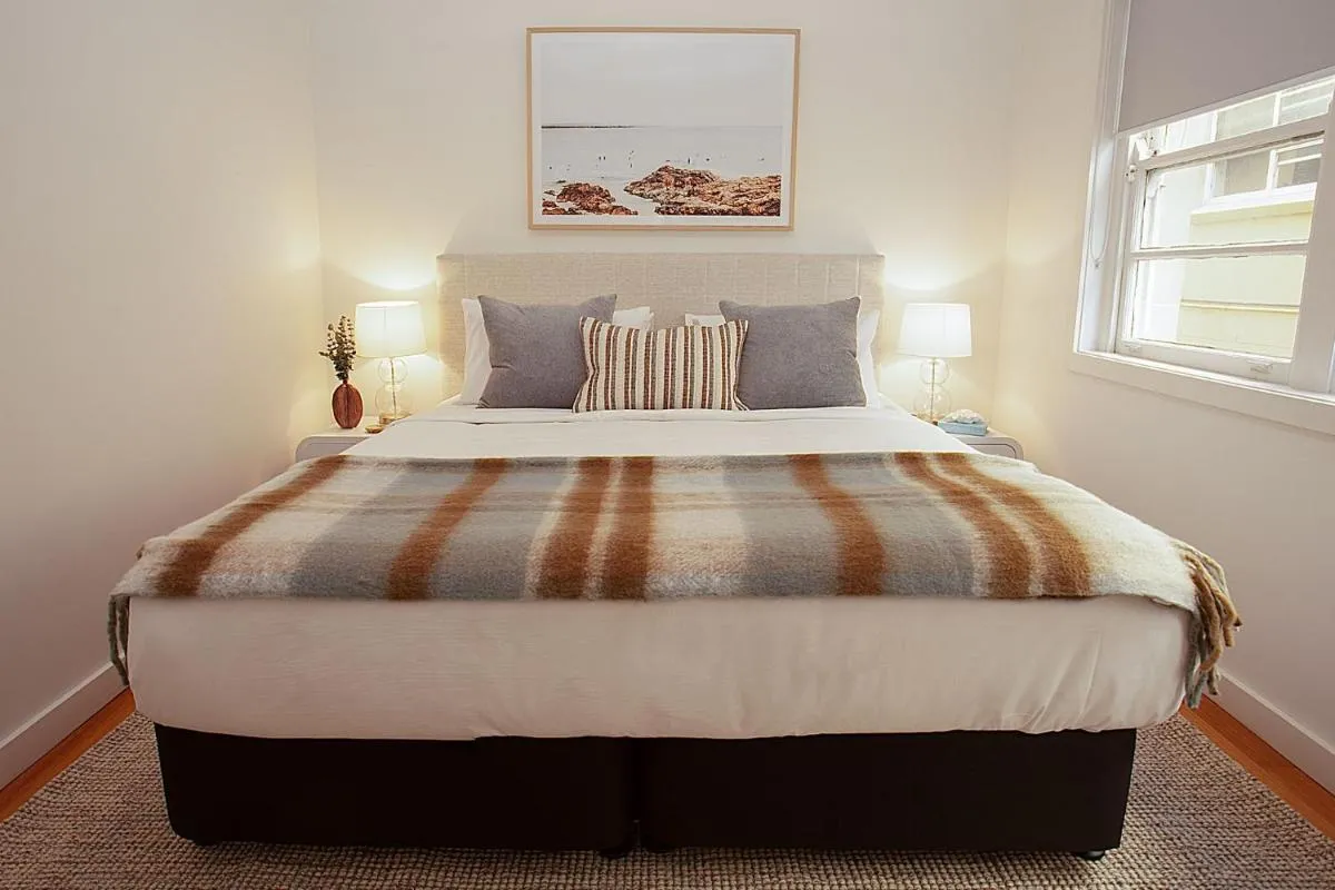 Image 6 of Deco Delight