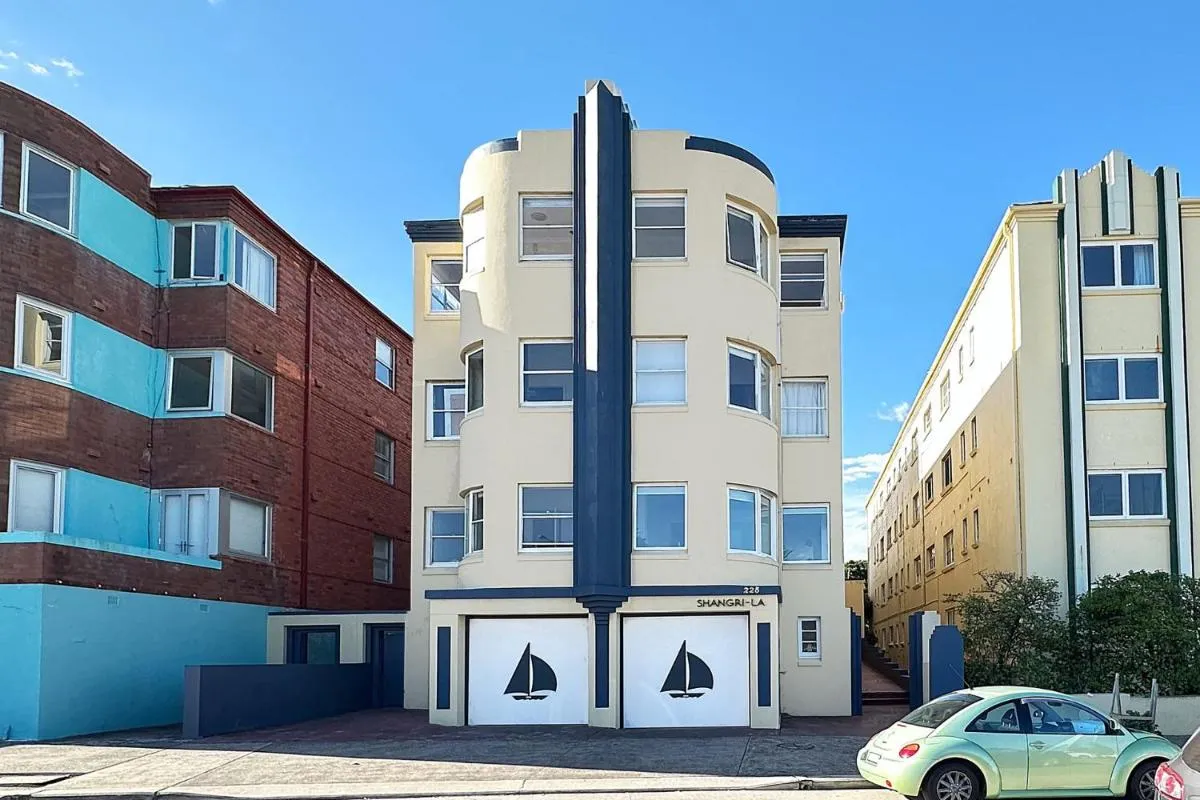 Image 5 of Deco Delight