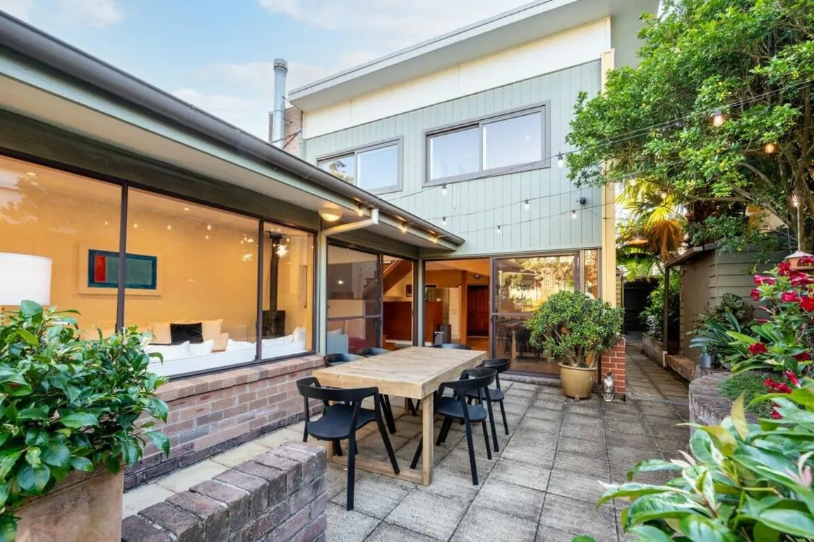 Image of Delightful 4-Bed Home near Centennial Park