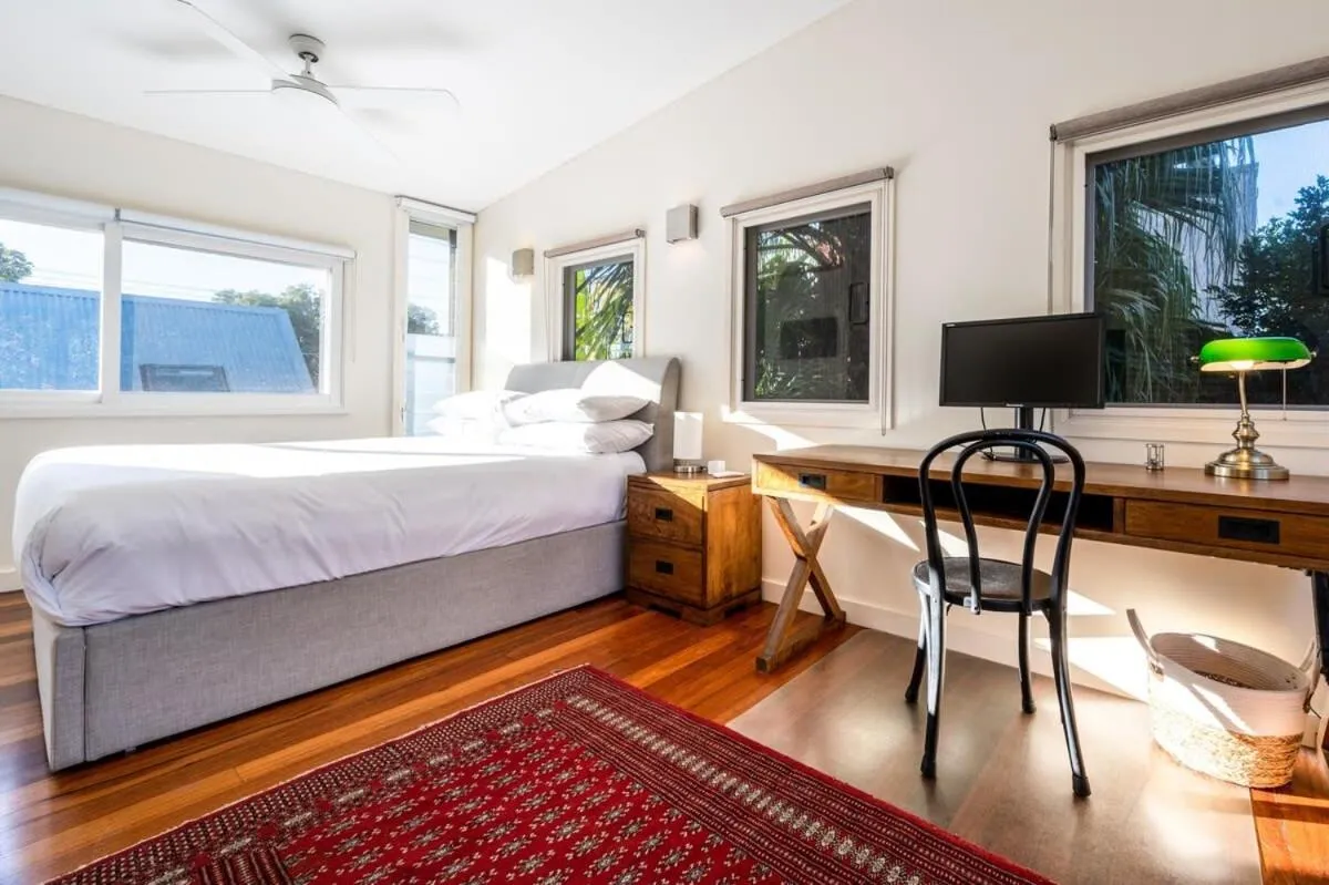 Image 4 of Delightful 4-Bed Home near Centennial Park