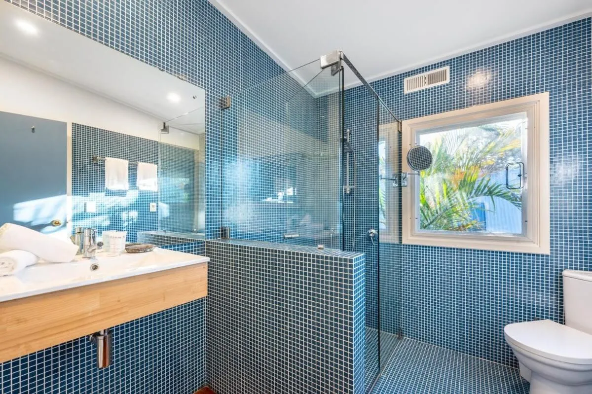 Image 2 of Delightful 4-Bed Home near Centennial Park