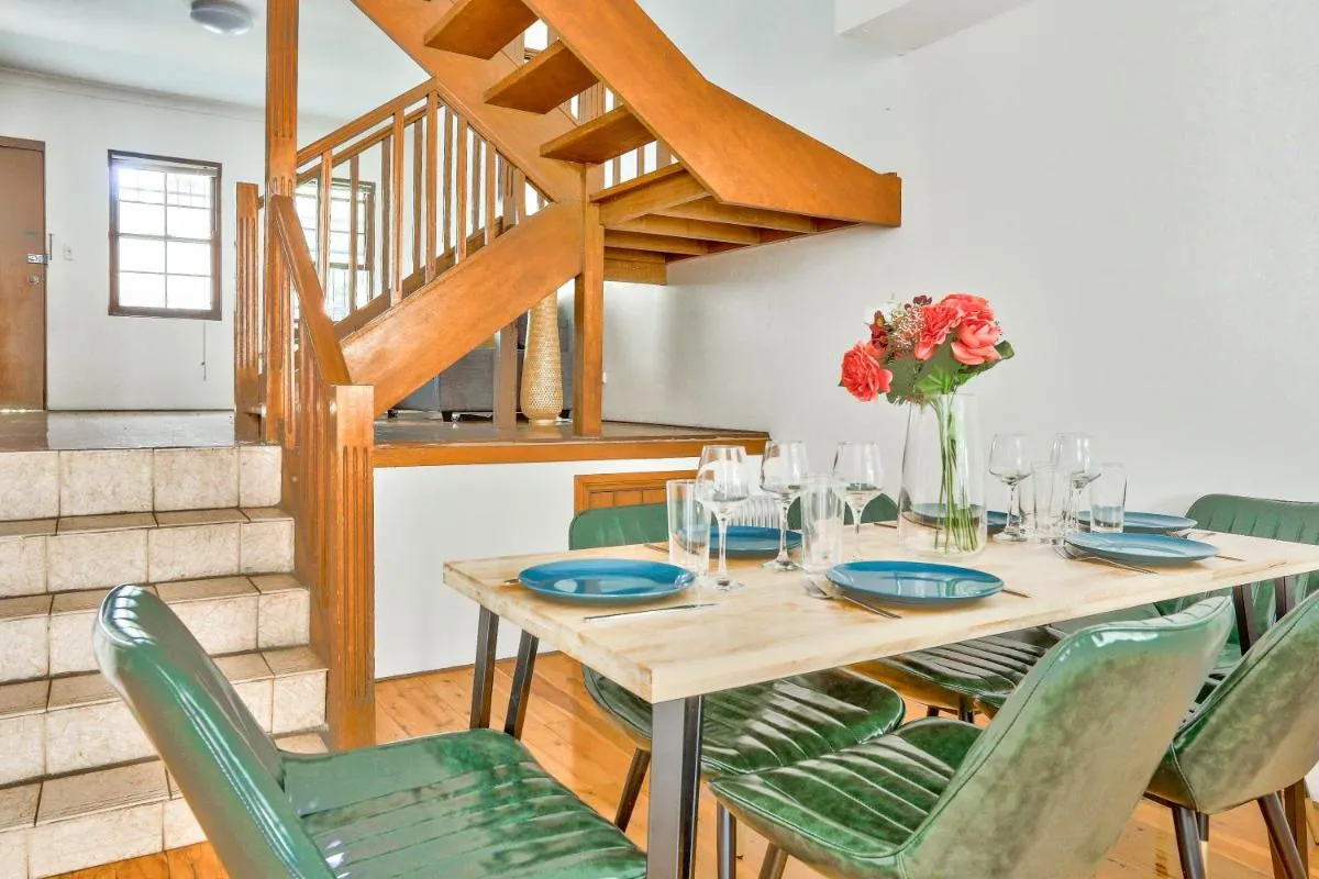 Image 3 of Elegant House Chippendale – City Center 2 E-Bikes Included