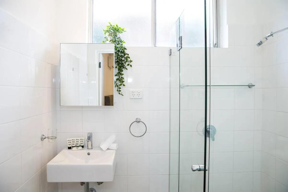 Image 2 of Esperanza Gardens – A Stylish Victorian Studio