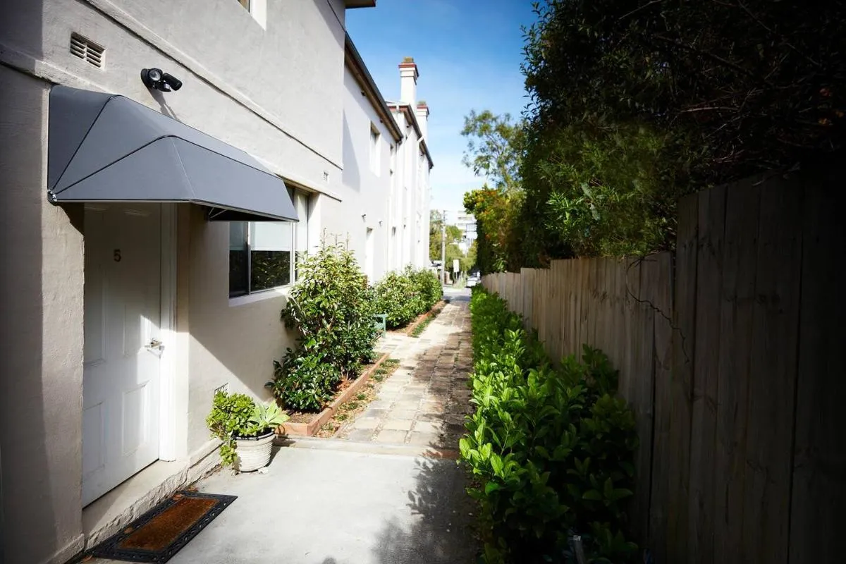 Image 5 of Esperanza Gardens – A Stylish Victorian Studio