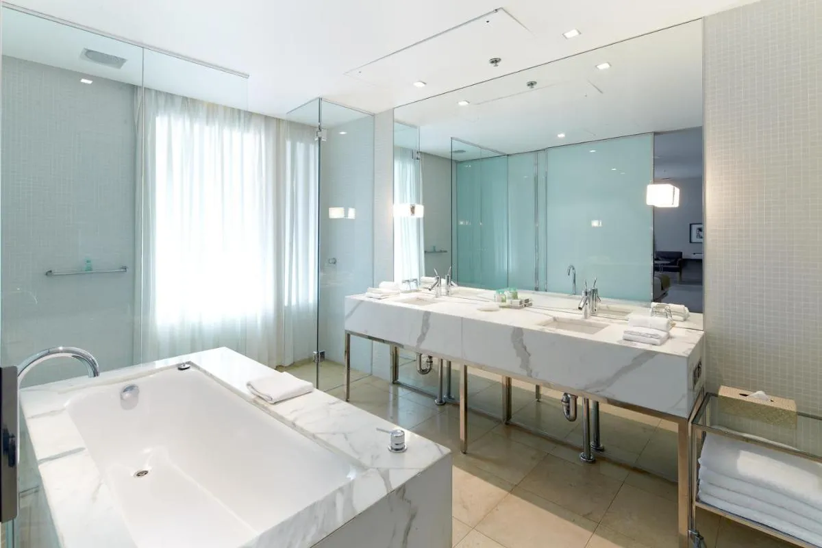 Image 1 of Establishment Hotel