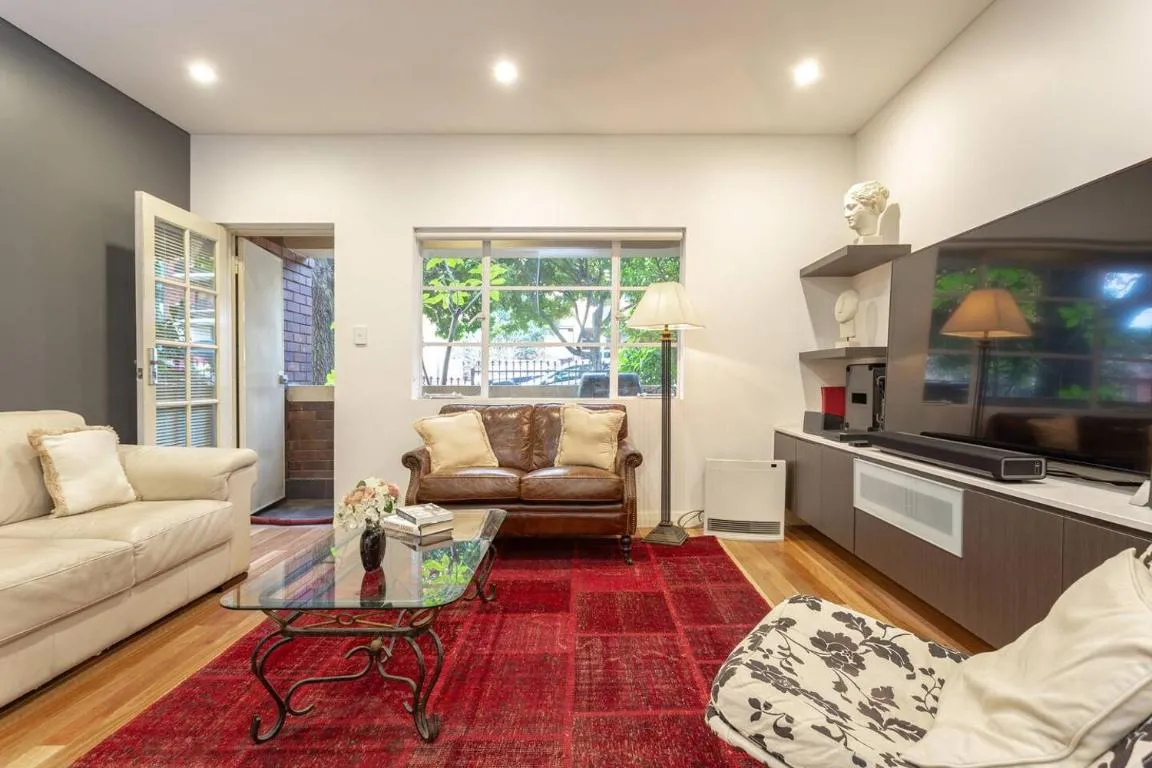 Image of Exclusive Art Deco Escape in Tree-lined Kingsford