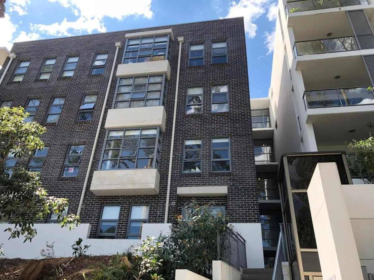 Image 5 of Exquisite Family Home +Parking, Close to CBD