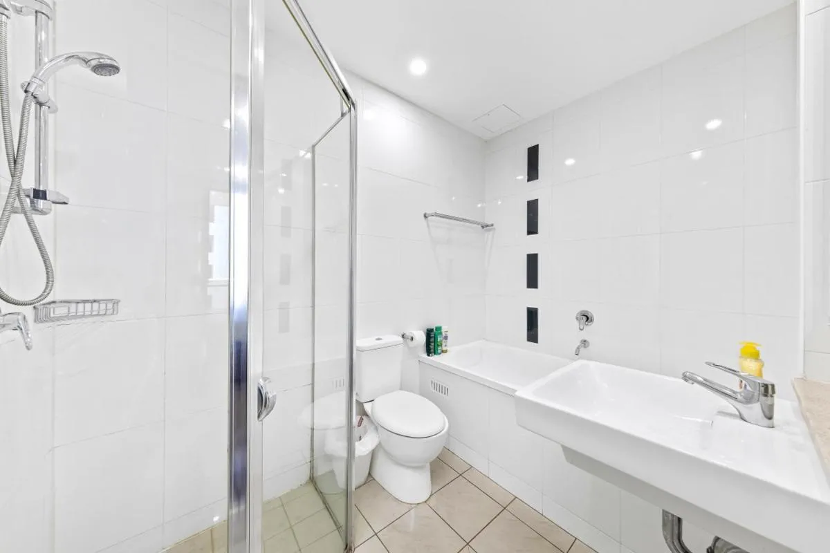 Image 1 of Fabulous 2B Apt Waterloo